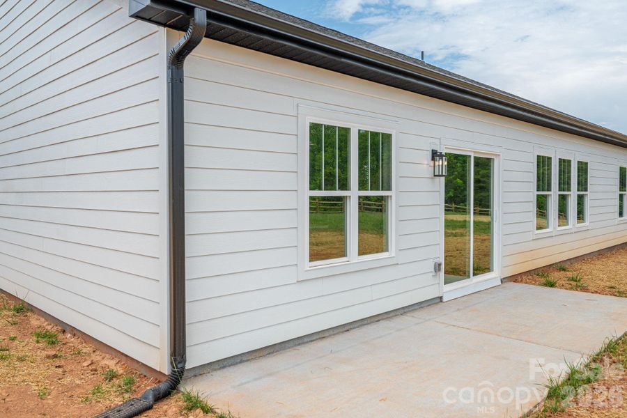 Exterior details and patio area of a home in , Maiden (Image 19).