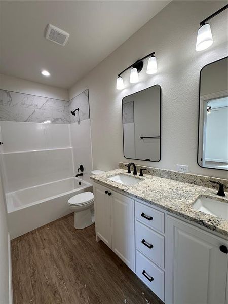 Furnished interior view inside a new home in , Abilene (Image 7).
