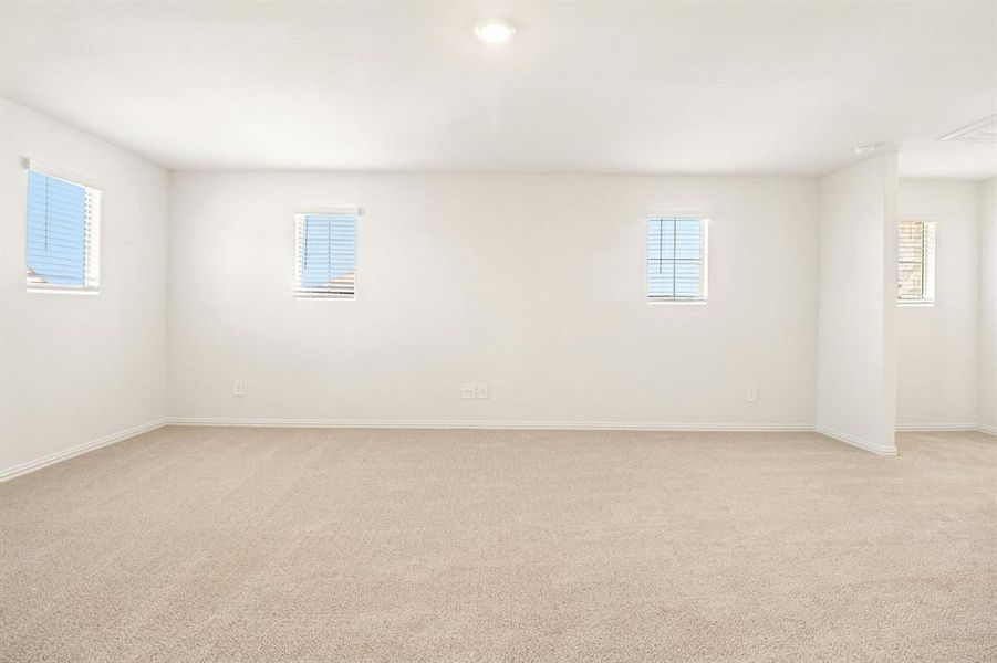 Spacious, unfurnished interior of a new home in Stella Hills, Denton (Image 28).