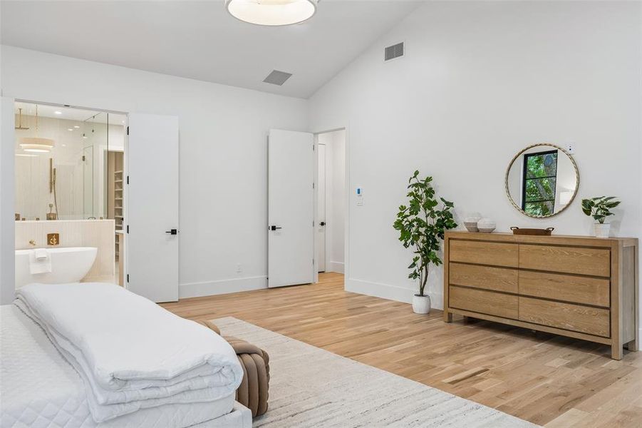 Furnished interior view inside a new home in , Dallas (Image 7).
