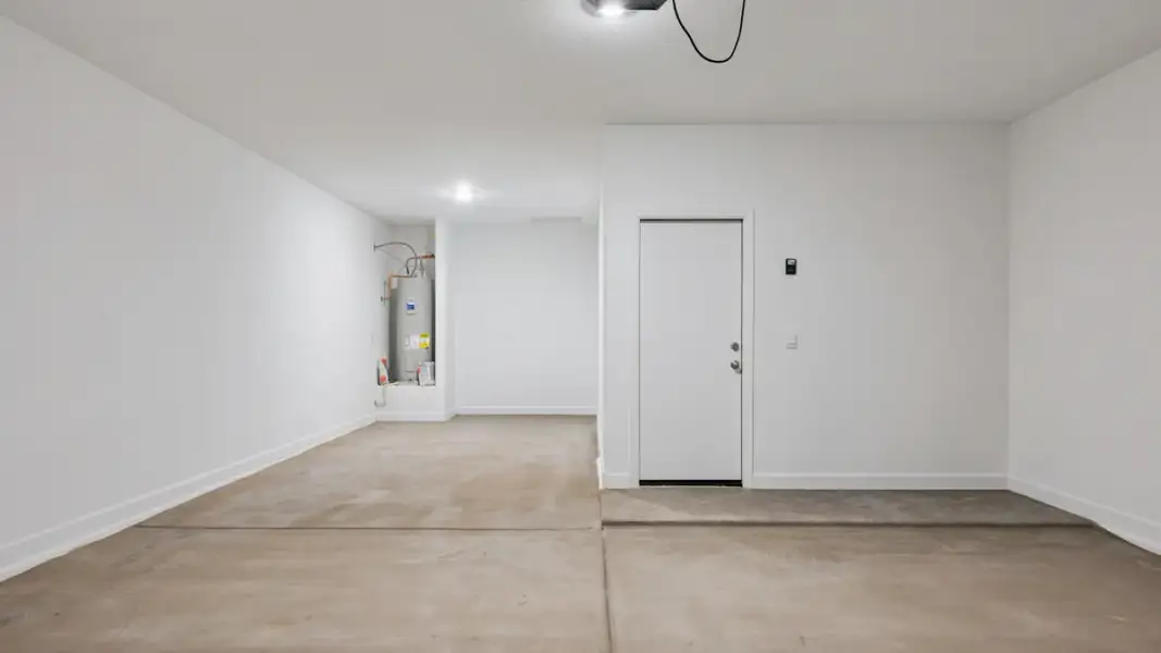 Spacious, unfurnished interior of a new home in Magma Ranch Vistas, Florence (Image 30).