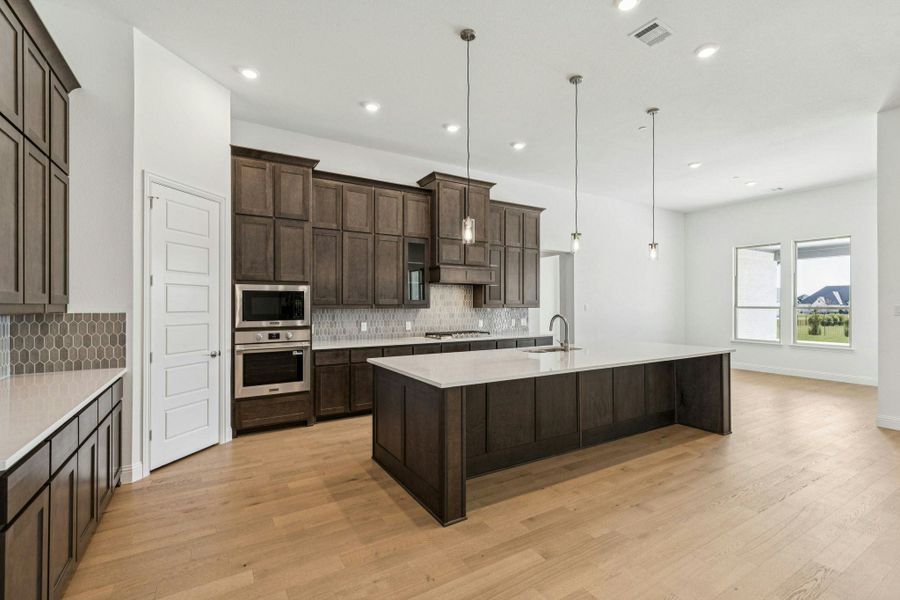 Representative furnished interior of a home built from the Franklin by Kindred Homes in Oak Creek Ranch, Waxahachie (Image 9).