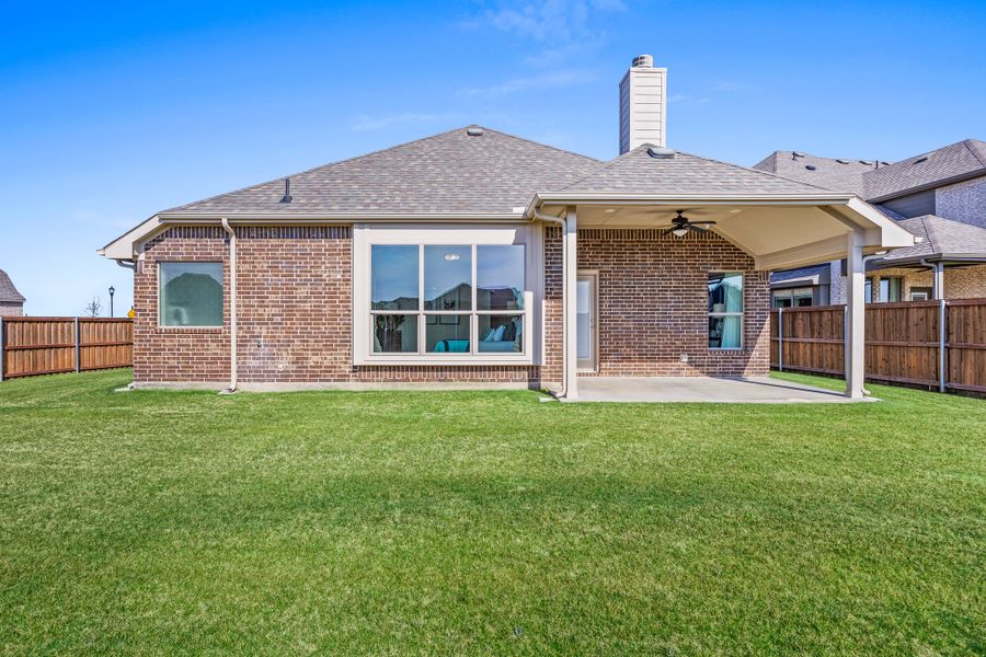 Representative exterior details of a home built from the Concept 1991 by Risewell Homes in Silo Mills, Joshua (Image 3).