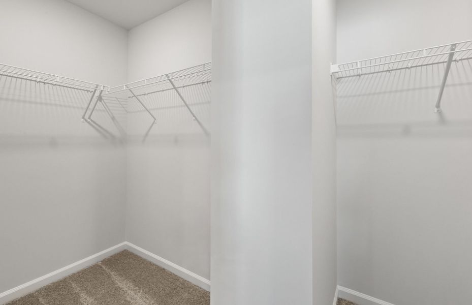 Spacious, unfurnished interior of a new home in Lakeside Townes at Riverlights, Wilmington (Image 15).