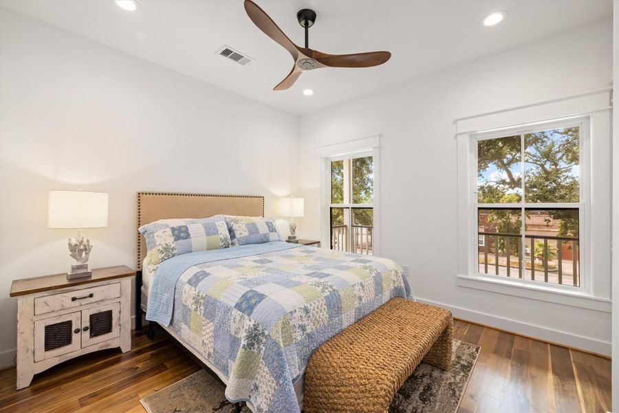 Furnished interior view inside a new home in , Galveston (Image 19).