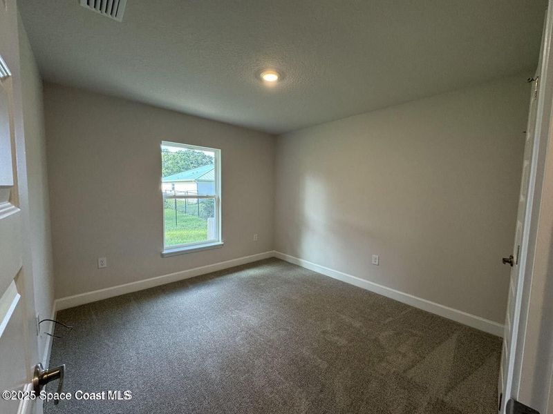 Spacious, unfurnished interior of a new home in Sebastian Highlands, Sebastian (Image 18).