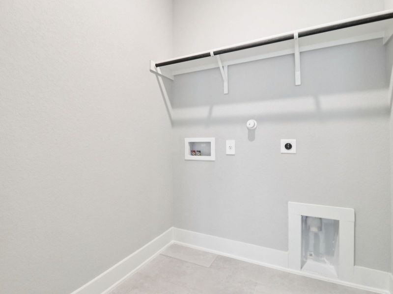 Spacious, unfurnished interior of a new home in Kallison Ranch, San Antonio (Image 17).