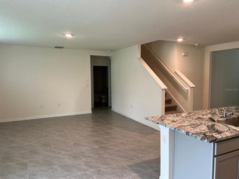 Spacious, unfurnished interior of a new home in Epperson, Wesley Chapel (Image 15).