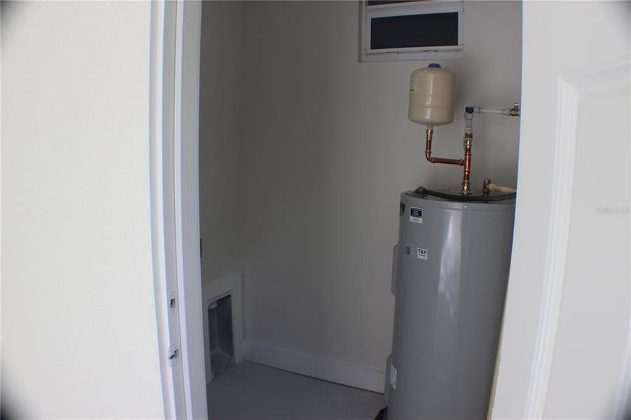 Close-up of interior finishes inside a home in , Tampa (Image 16).