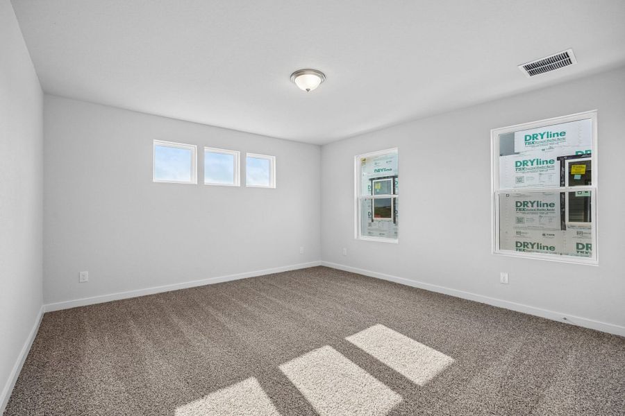 Spacious, unfurnished interior of a new home in The Meadows at Hunters Ranch, San Antonio (Image 41).