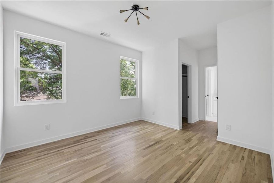 Spacious, unfurnished interior of a new home in , Atlanta (Image 27). Spacious, unfurnished interior of a new home in , Atlanta (Image 27).