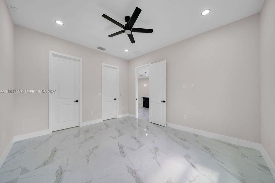 Spacious, unfurnished interior of a new home in , Lehigh Acres (Image 18).