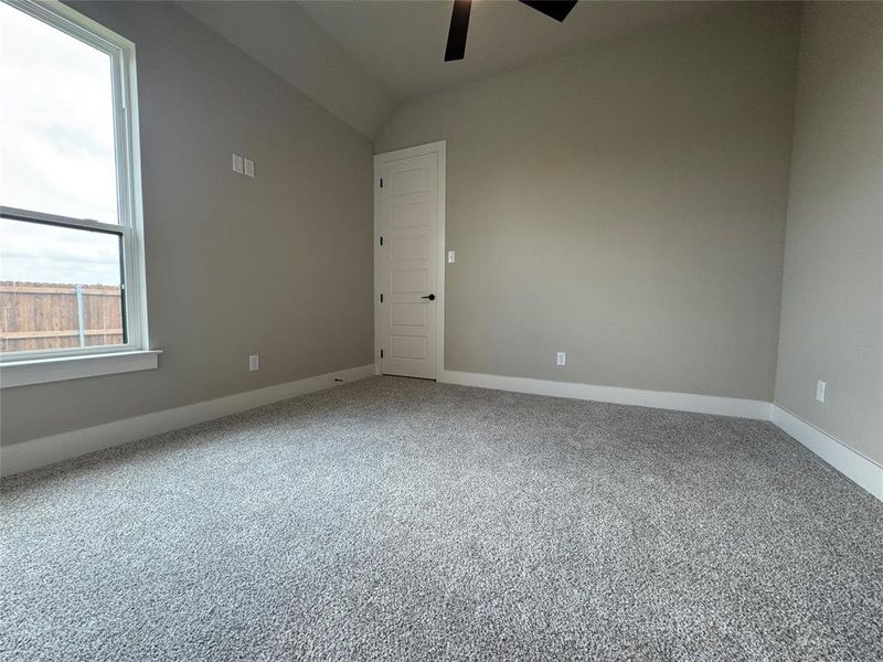 Spacious, unfurnished interior of a new home in Coyote Crossing, Godley (Image 15).