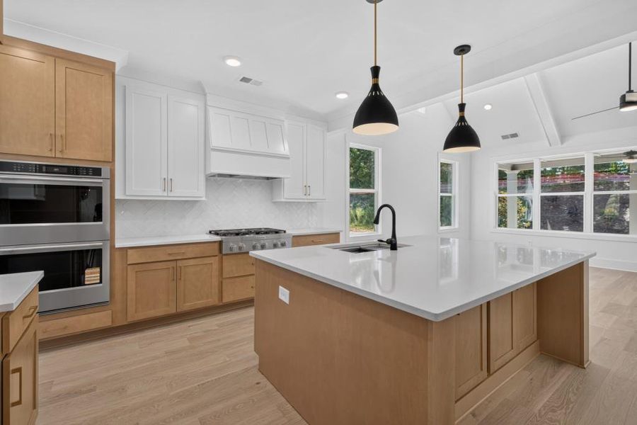 Furnished interior view inside a new home in Livingstone Park, Kennesaw (Image 9).