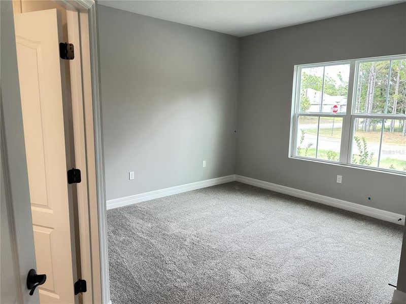 Spacious, unfurnished interior of a new home in , Dunnellon (Image 12).