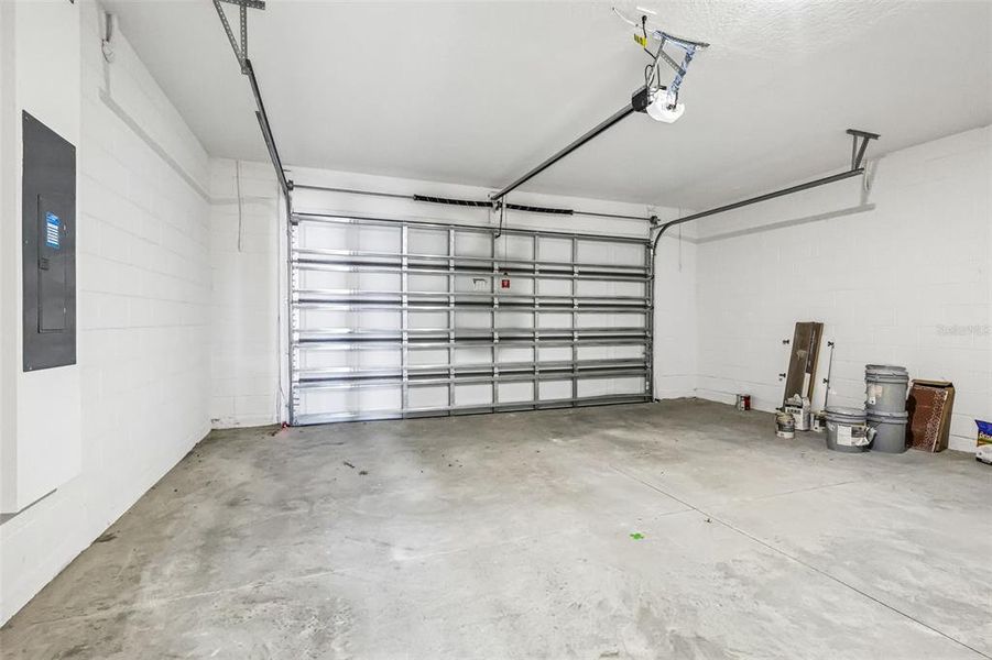 Spacious, unfurnished interior of a new home in Cyrene at Minneola, Minneola (Image 31).
