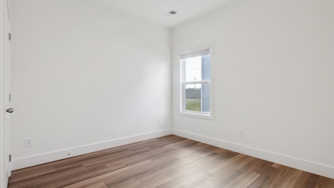 Spacious, unfurnished interior of a new home in Millstone Village, Morristown (Image 13).