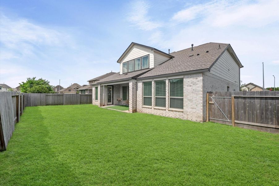 Exterior details and patio area of a home in McCrary Meadows, Richmond (Image 3).