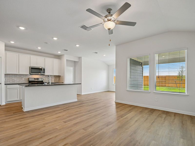 Spacious, unfurnished interior of a new home in Prairie Winds - Reserve Collection, Hutto (Image 7). Spacious, unfurnished interior of a new home in Prairie Winds - Reserve Collection, Hutto (Image 7).