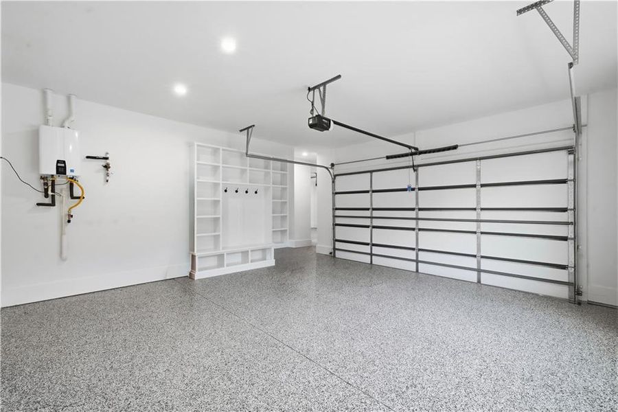 Spacious, unfurnished interior of a new home in , Monroe (Image 82).