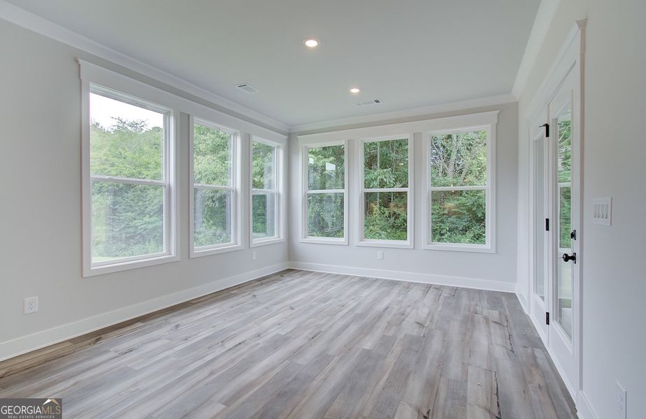 Spacious, unfurnished interior of a new home in Ponderosa Farms Reserve, Gainesville (Image 29).