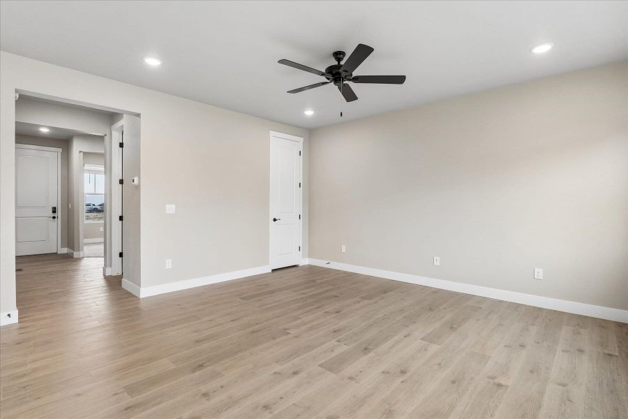 Spacious, unfurnished interior of a new home in Aspen Meadows-4, Colorado Springs (Image 29). Spacious, unfurnished interior of a new home in Aspen Meadows-4, Colorado Springs (Image 29).