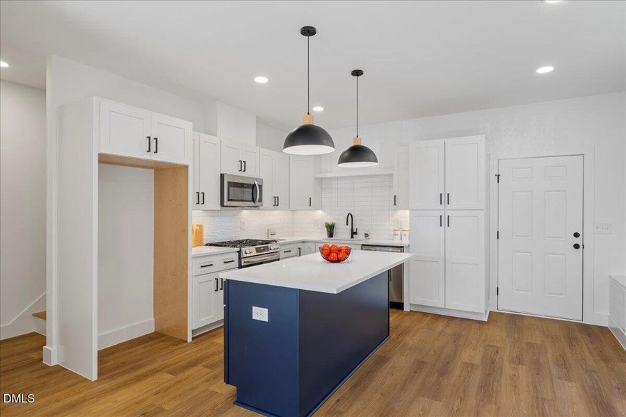 08-803 Dupree St B
