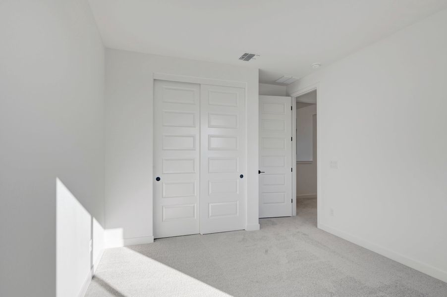 Spacious, unfurnished interior of a new home in Soleo, San Tan Valley (Image 34).