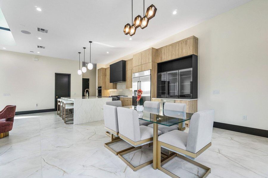 Furnished interior view inside a new home in , Juno Beach (Image 58).