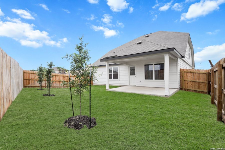 Exterior details and patio area of a home in Cinco Lakes, San Antonio (Image 4). Exterior details and patio area of a home in Cinco Lakes, San Antonio (Image 4).