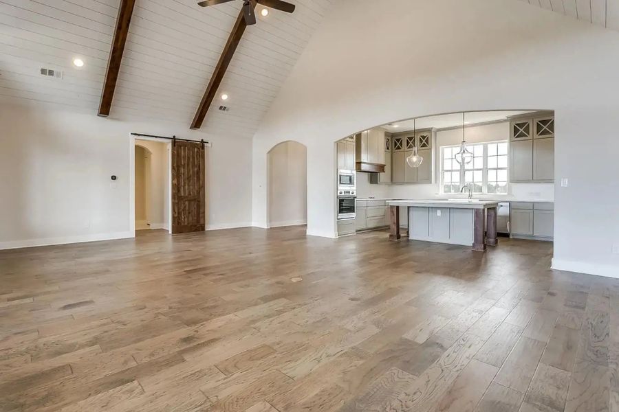 Representative unfurnished interior of a home built from the The Carter by Elmwood Custom Homes in Ranch at Stone Hill, Waxahachie (Image 32).