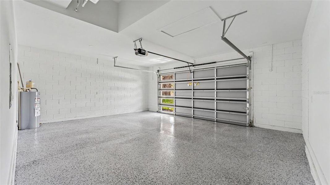 Spacious, unfurnished interior of a new home in , Davenport (Image 17).