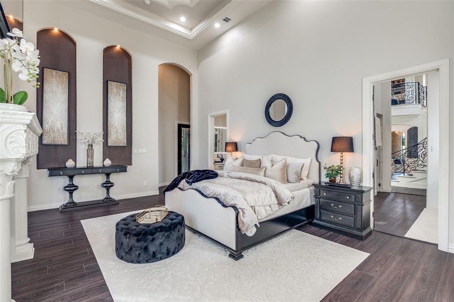 Furnished interior view inside a new home in , Cedar Hill (Image 24).