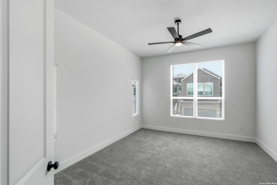 Spacious, unfurnished interior of a new home in Rose Hill, San Antonio (Image 33).
