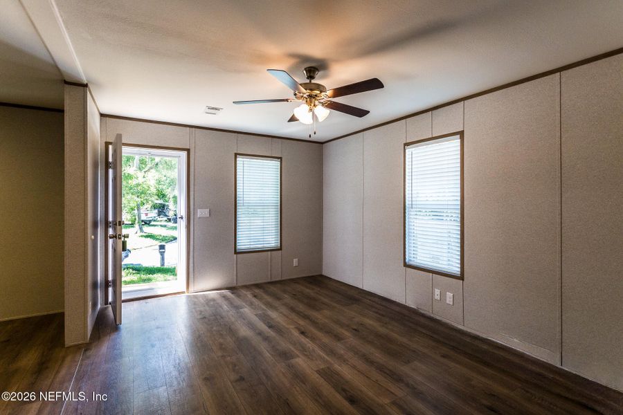 Spacious, unfurnished interior of a new home in , Jacksonville (Image 21).