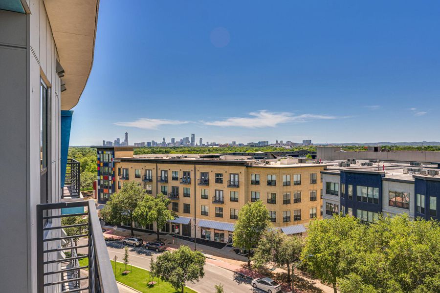Condo located in Austin, TX showcasing its design and architecture (Image 3).