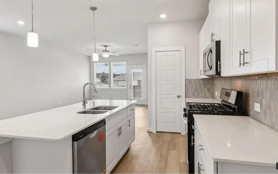 Photo is not of the actual home, but is an inspirational photo of builder’s model home and may depict options, furnishings, and/or decorator features that are not included Photo is not of the actual home, but is an inspirational photo of builder’s model home and may depict options, furnishings, and/or decorator features that are not included