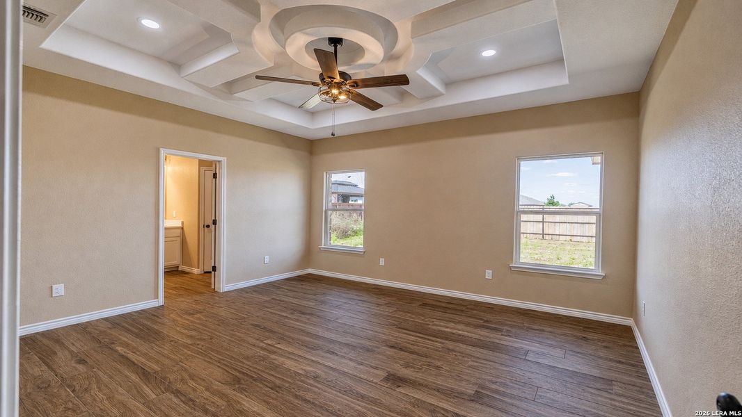 Spacious, unfurnished interior of a new home in , Uvalde (Image 19).