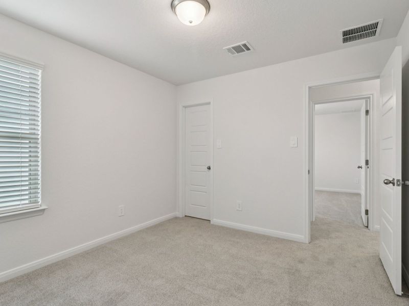 Spacious, unfurnished interior of a new home in Stetson Ridge, Marion (Image 27).