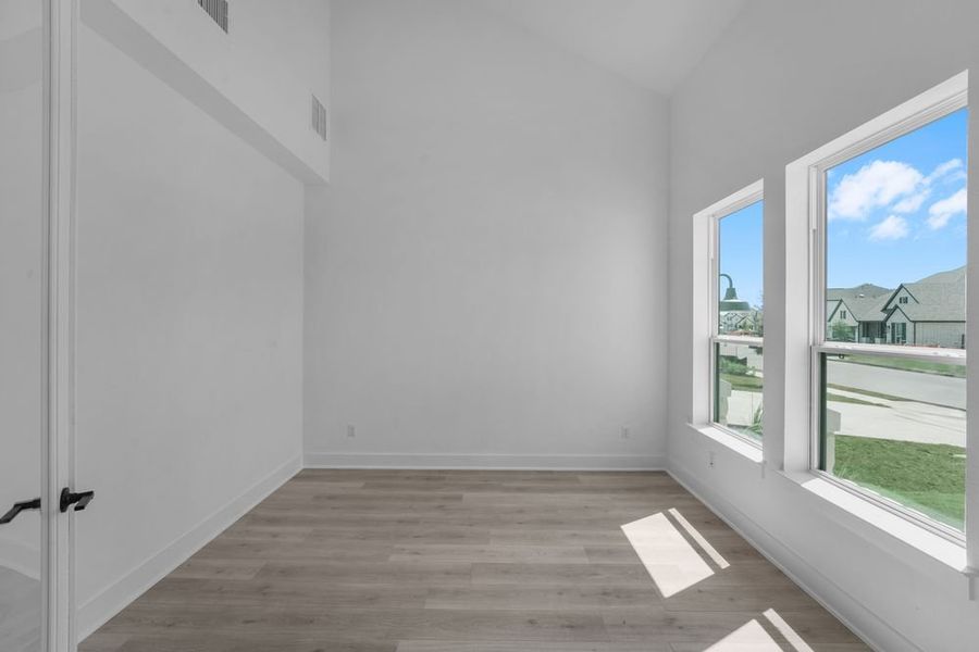 Spacious, unfurnished interior of a new home in Santa Rita Ranch, Liberty Hill (Image 14).