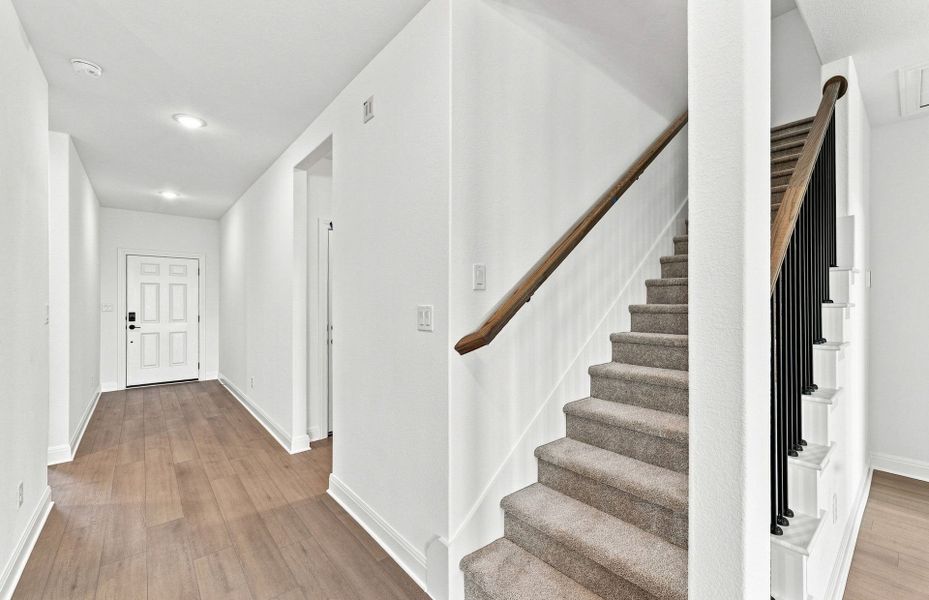 Spacious, unfurnished interior of a new home in Saddleback at Santa Rita Ranch, Liberty Hill (Image 17).