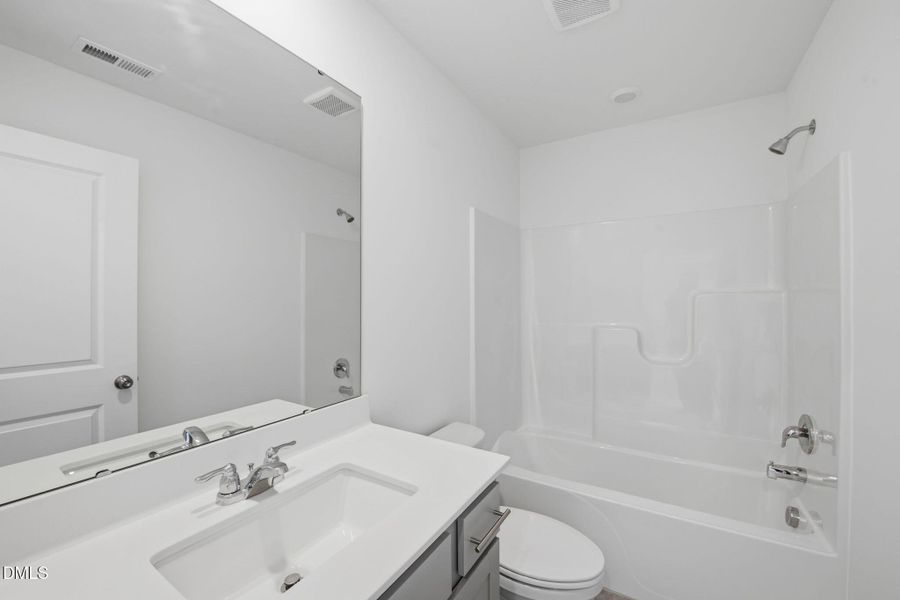 SUN_StellaView_Pic_Coleman_QMI_137_Bath2