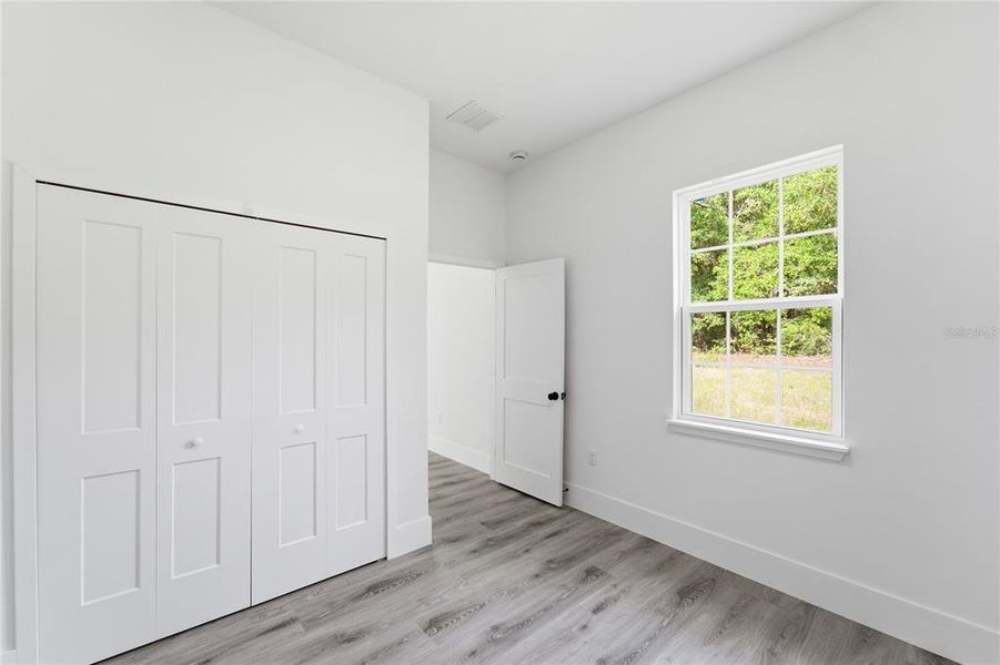 Spacious, unfurnished interior of a new home in , Dunnellon (Image 37).