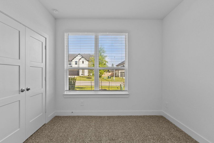 Spacious, unfurnished interior of a new home in Silverthorne, Conroe (Image 22). Spacious, unfurnished interior of a new home in Silverthorne, Conroe (Image 22).