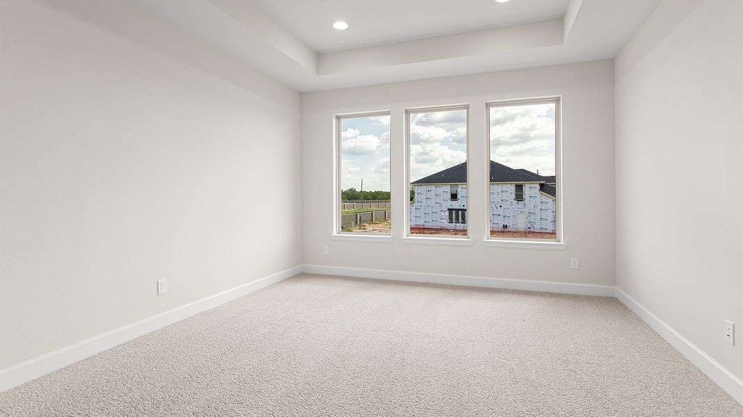 Spacious, unfurnished interior of a new home in Cross Creek West, Fulshear (Image 13).