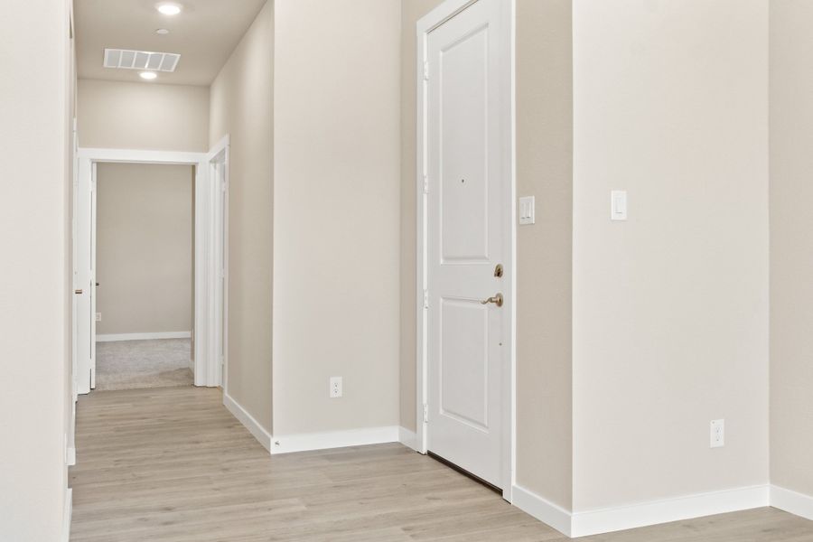 Spacious, unfurnished interior of a new home in Woodbridge Villas, Wylie (Image 9). Spacious, unfurnished interior of a new home in Woodbridge Villas, Wylie (Image 9).