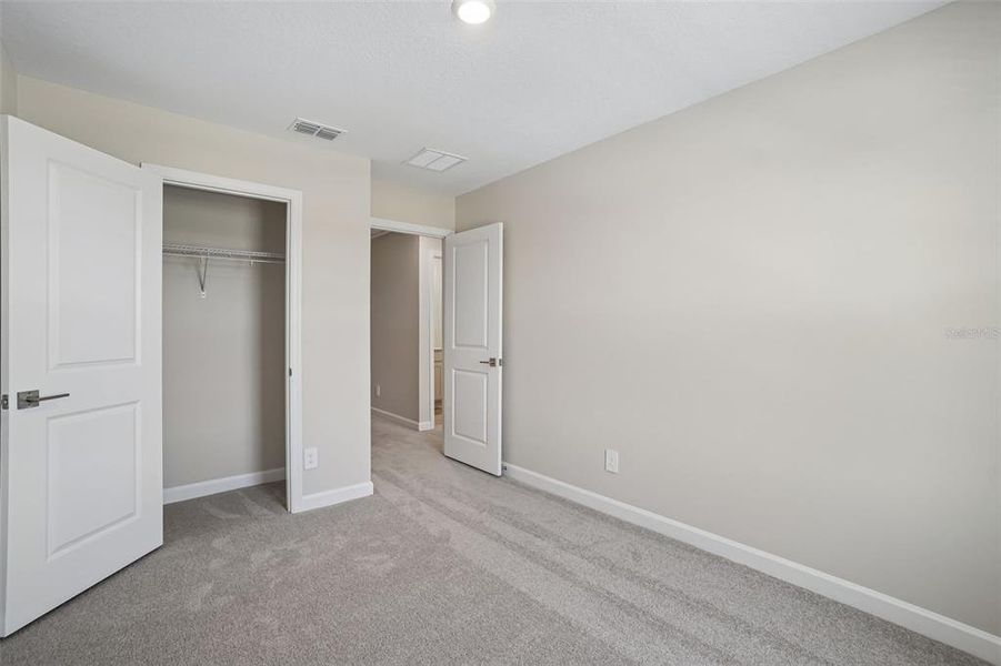 Spacious, unfurnished interior of a new home in , Tampa (Image 16).