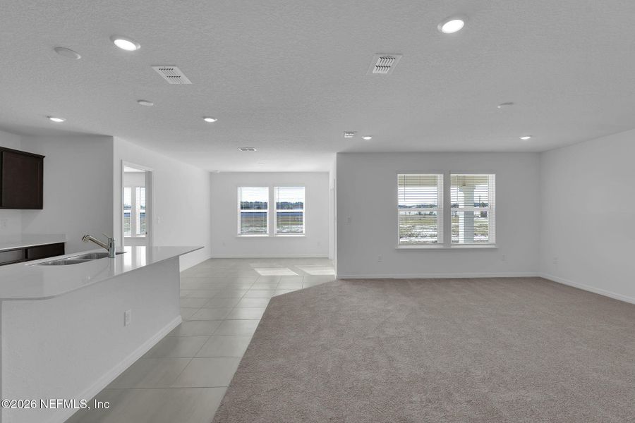 Spacious, unfurnished interior of a new home in Wells Landing, Jacksonville (Image 18).