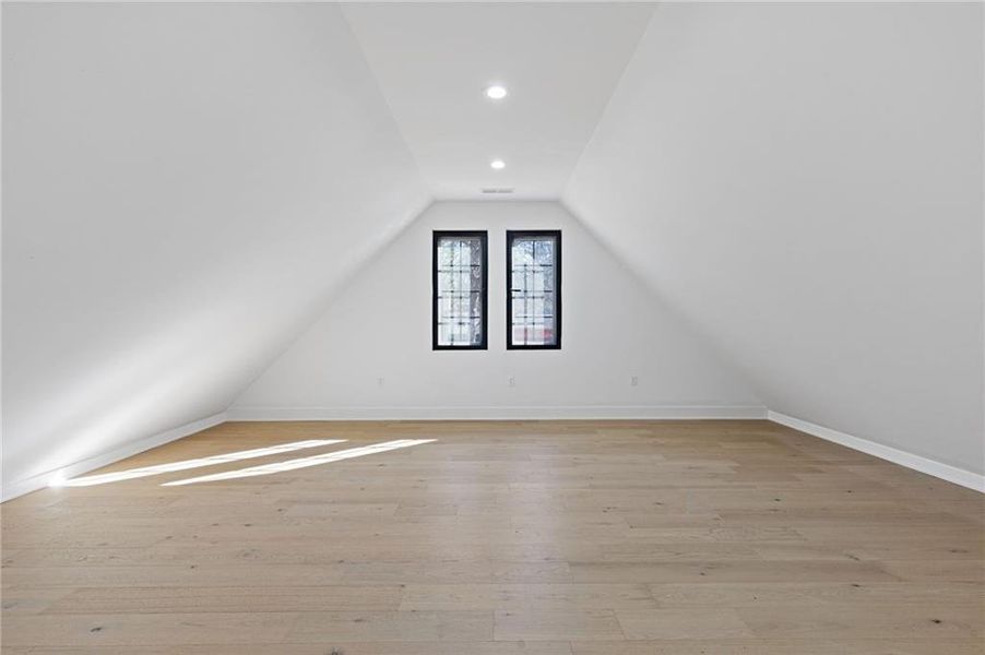 Spacious, unfurnished interior of a new home in , Alpharetta (Image 17).