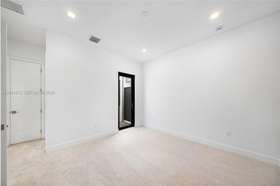 Spacious, unfurnished interior of a new home in , Boca Raton (Image 20). Spacious, unfurnished interior of a new home in , Boca Raton (Image 20).